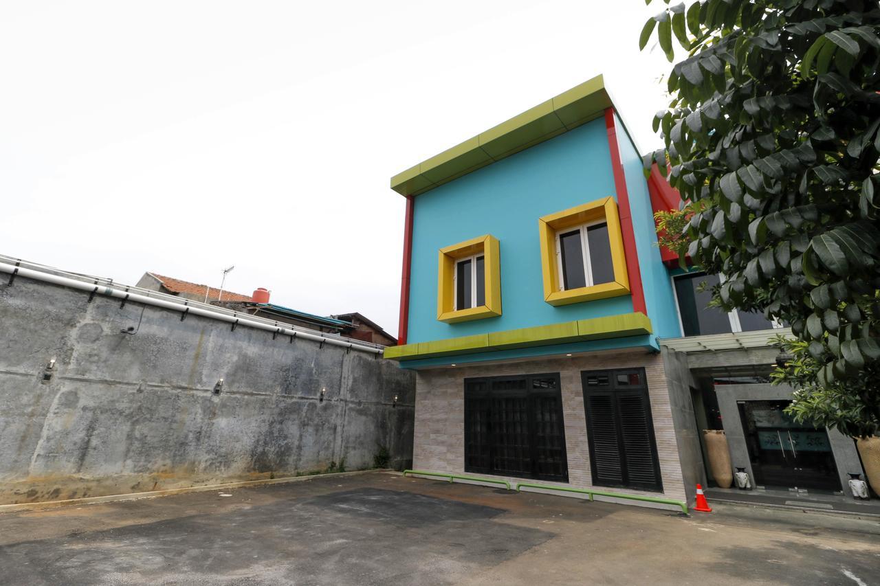 RedDoorz Plus near Halim Perdanakusuma 2 Dżakarta Zewnętrze zdjęcie
