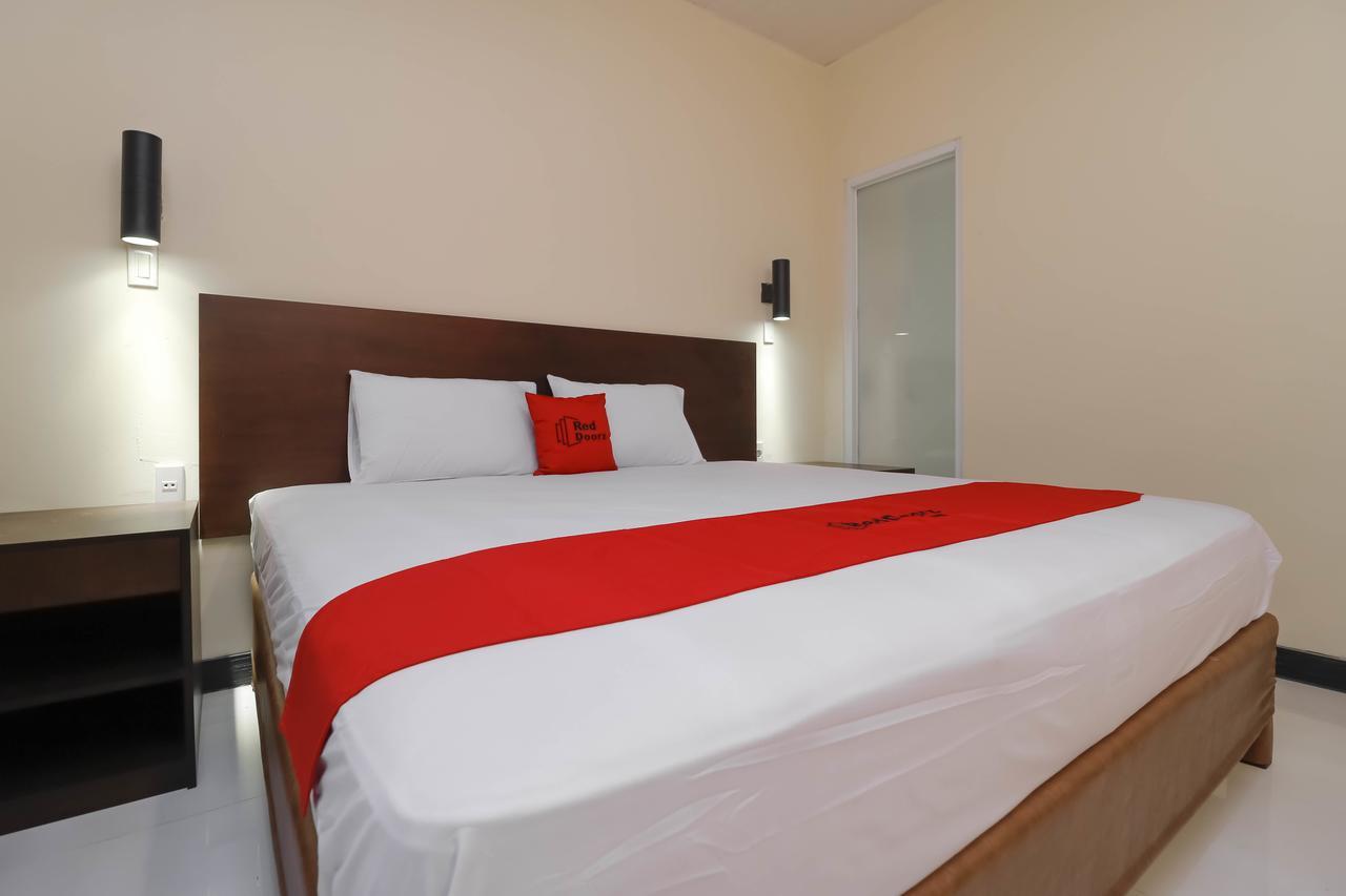 RedDoorz Plus near Halim Perdanakusuma 2 Dżakarta Zewnętrze zdjęcie